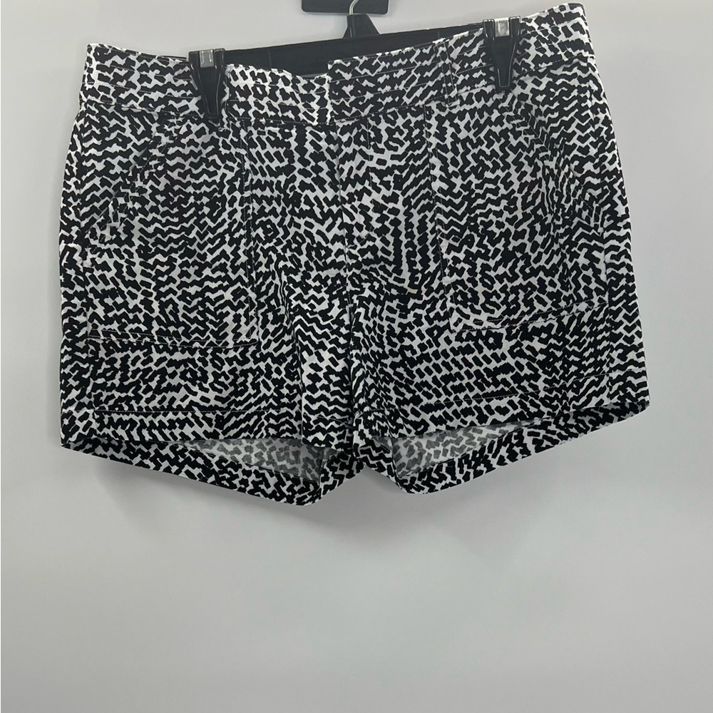 Banana Republic Women’s Black & White Chino Utility Shorts 100% Cotton Size 14 - Picture 2 of 3